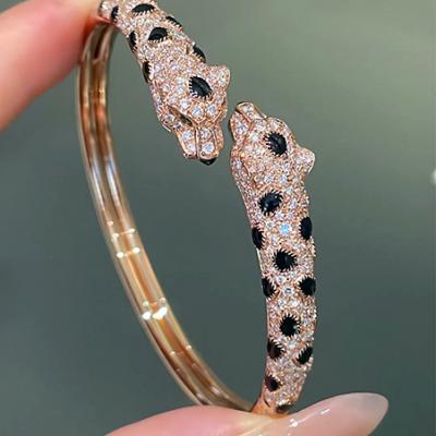 Panthère de Cartier Bracelet Small Model Half-Paved | CRN6725717